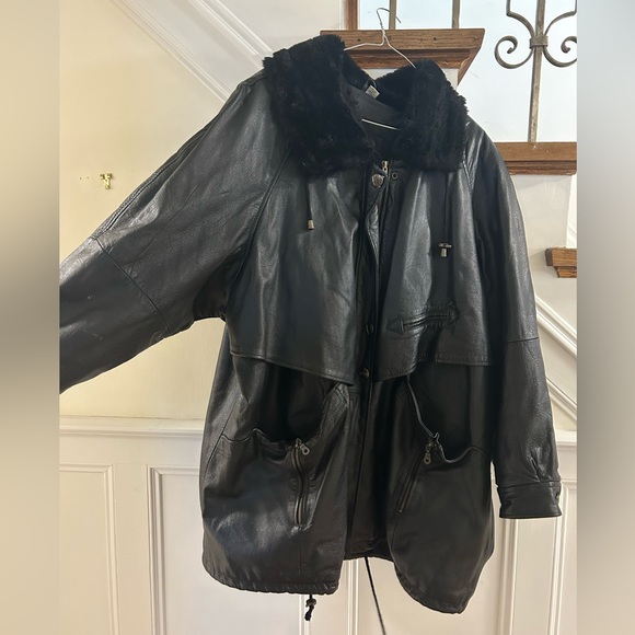 Vintage black oversized leather jacket - Picture 2 of 4